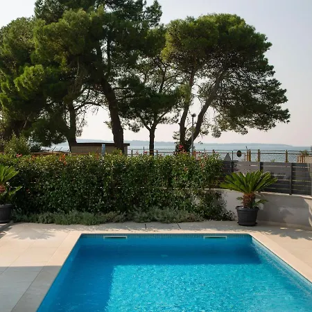 Luxury With Private Pool Near Fazana