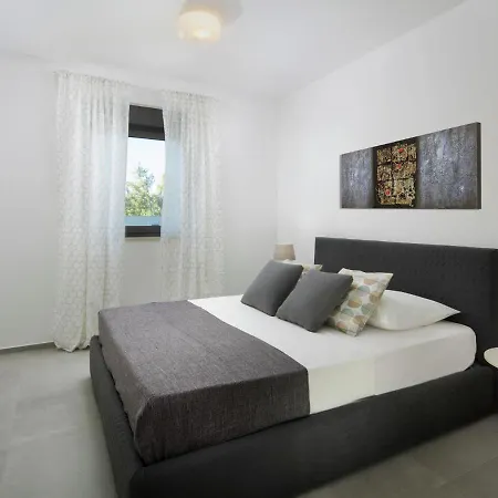 Apartment Luxury With Private Pool Near