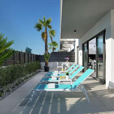 Apartment Luxury With Private Pool Near *