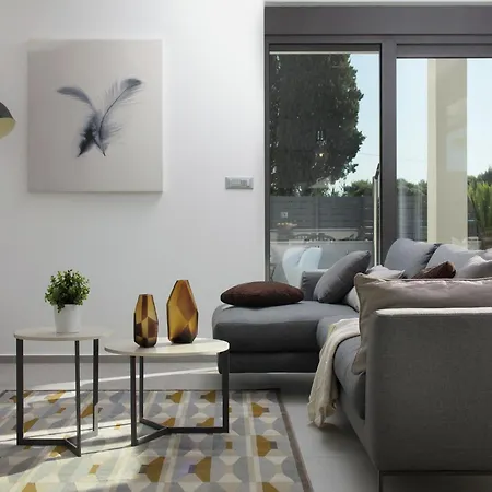 Luxury With Private Pool Near Apartment Fazana