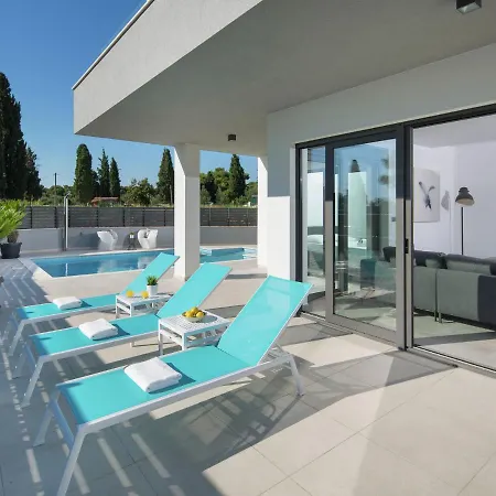Luxury With Private Pool Near Fazana
