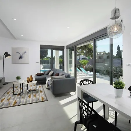 Apartment Luxury With Private Pool Near